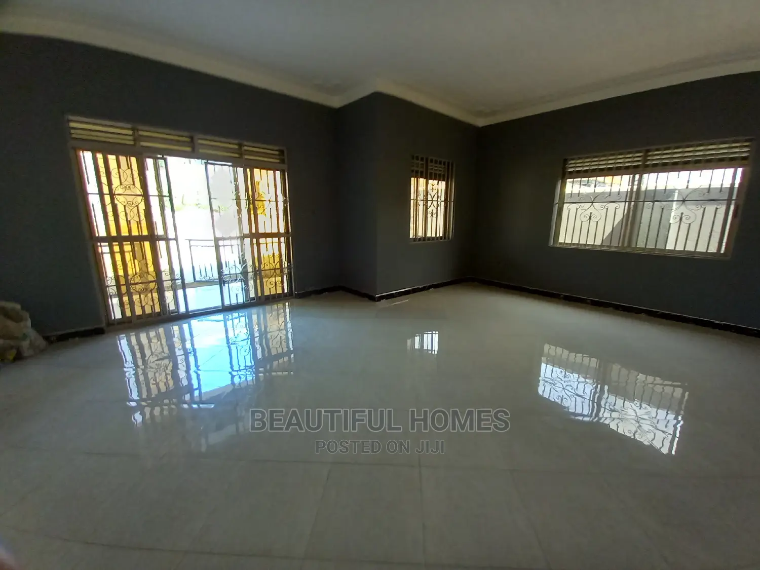 Furnished 4bdrm House in Kira for Sale