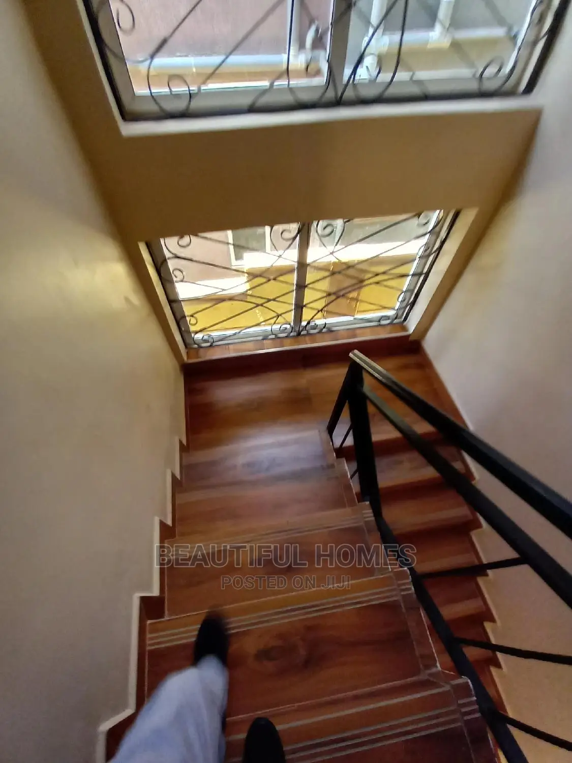 Furnished 4bdrm Mansion in Kira for Sale