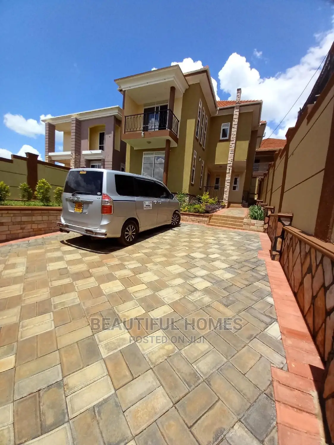 Furnished 4bdrm Mansion in Kira for Sale