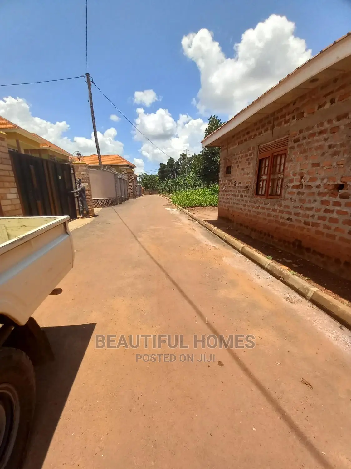 Furnished 4bdrm House in Kira for Sale