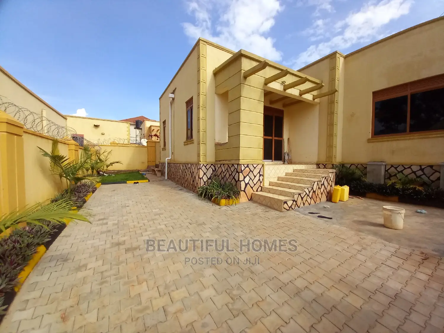 Furnished 3bdrm House in Kira for Sale