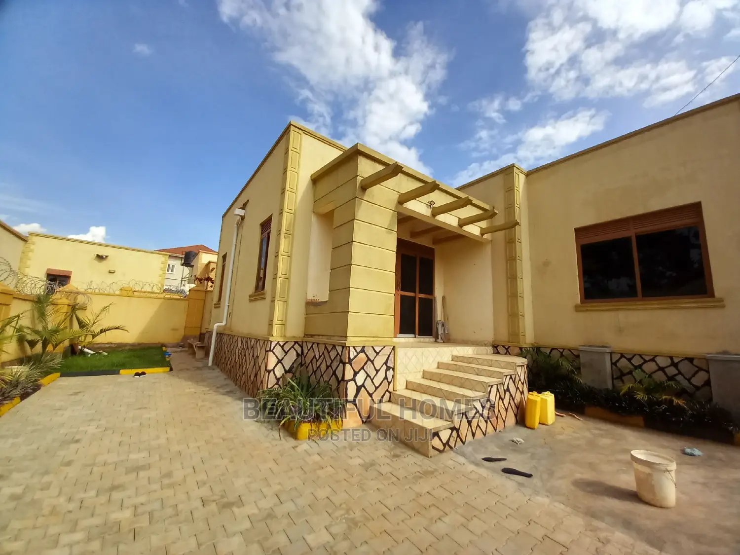 Furnished 3bdrm House in Kira for Sale