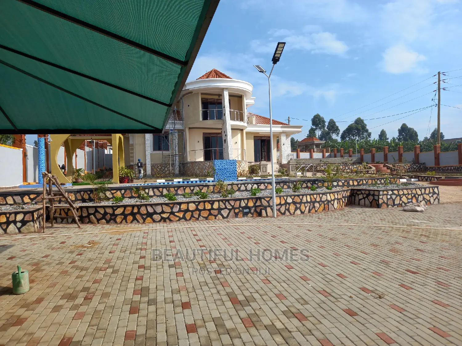Furnished 5bdrm Mansion in Kasangati, Nangabo for Sale