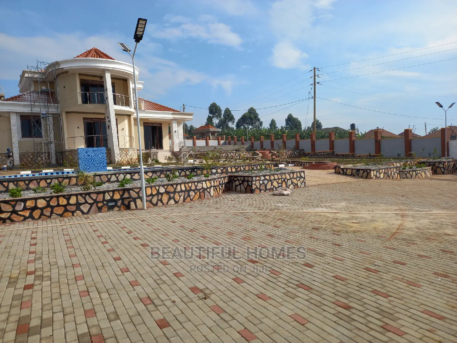 Furnished 5bdrm Mansion in Kasangati, Nangabo for Sale