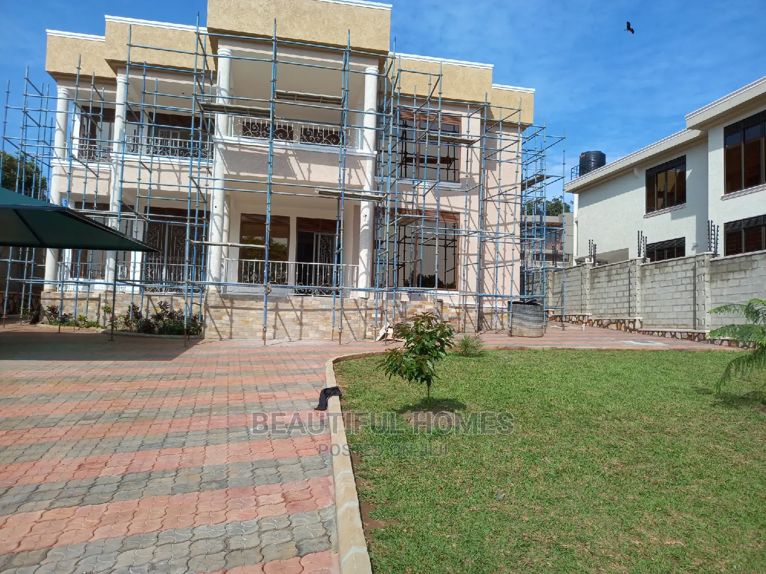 Furnished 6bdrm Mansion in Munyonyo, Central Division for Sale