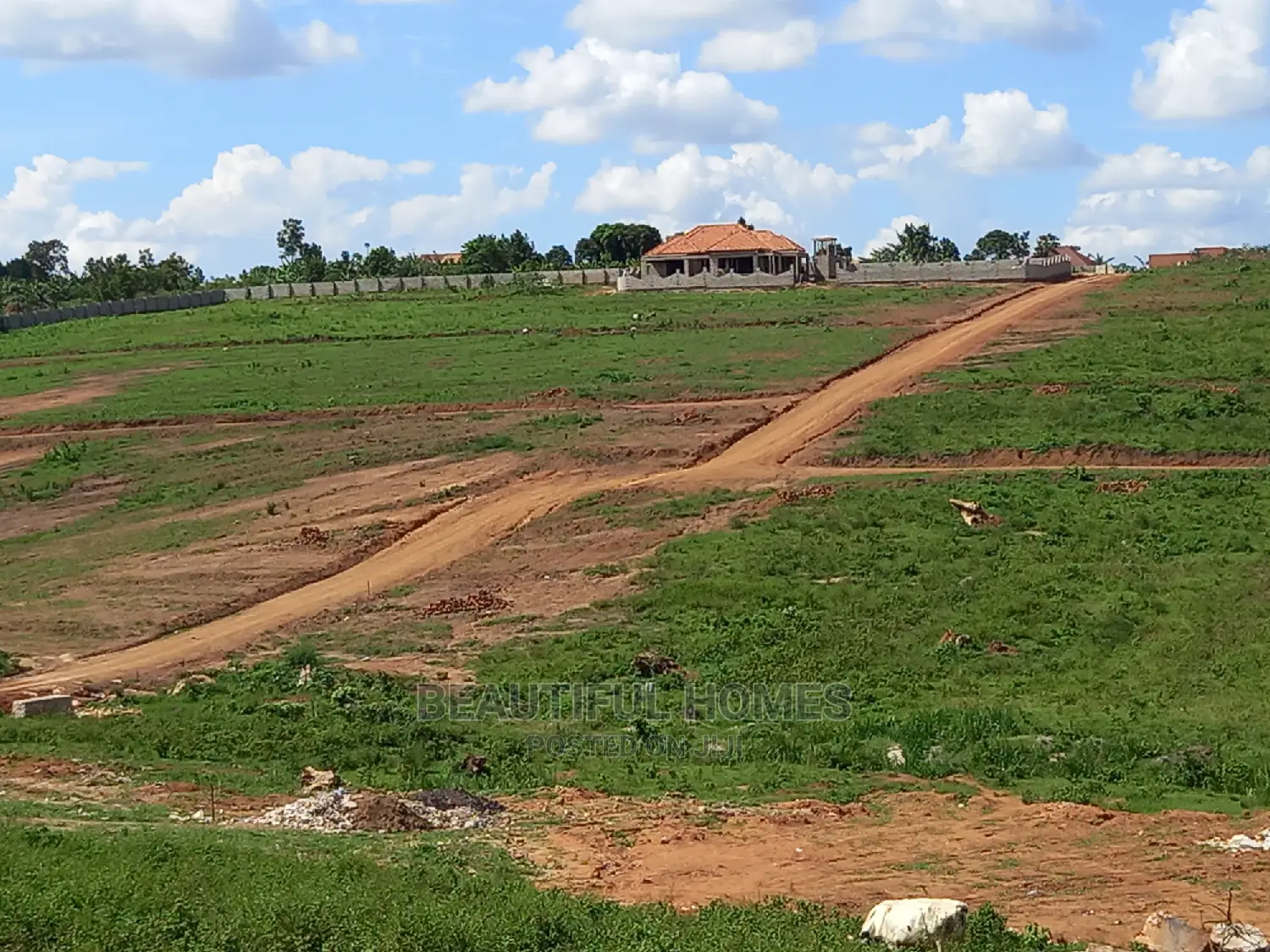 100*100 in Kasangati With Tarmack Lead on Sell