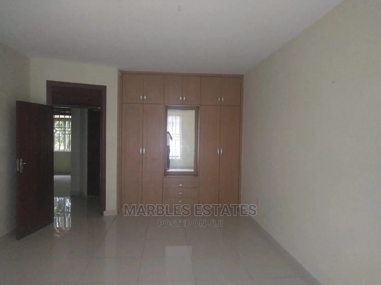 3bdrm Townhouse/Terrace in Kololo, Central Division for Rent