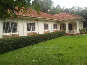 4bdrm Bungalow in Kololo, Central Division for Sale