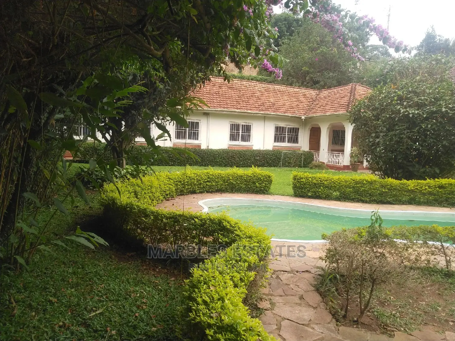 4bdrm Bungalow in Kololo, Central Division for Sale