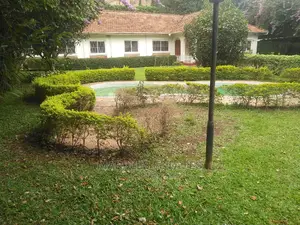 4bdrm Bungalow in Kololo, Central Division for Sale