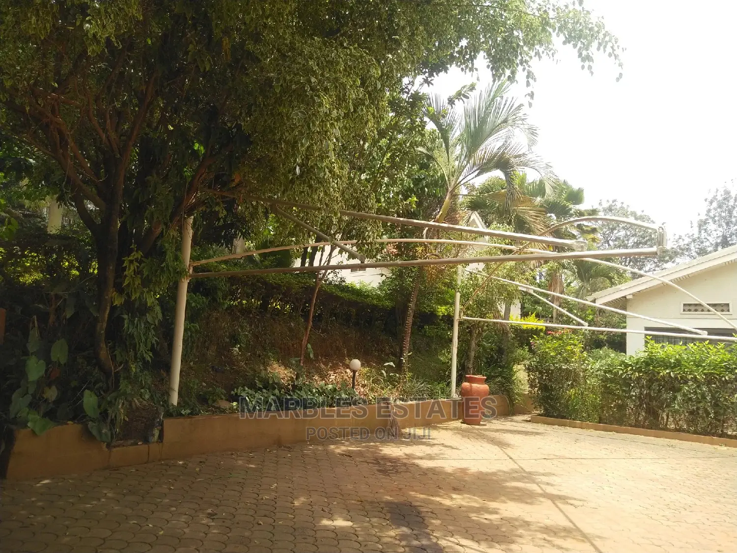 8bdrm Bungalow in Naguru, Central Division for Rent