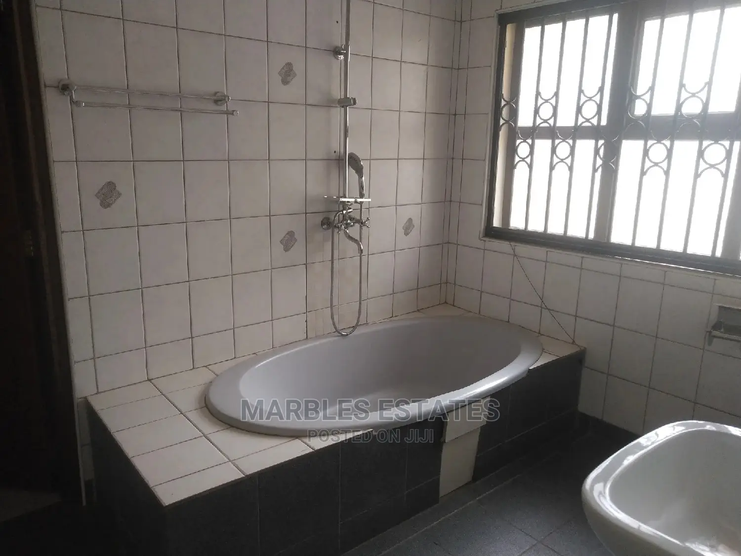 8bdrm Bungalow in Naguru, Central Division for Rent