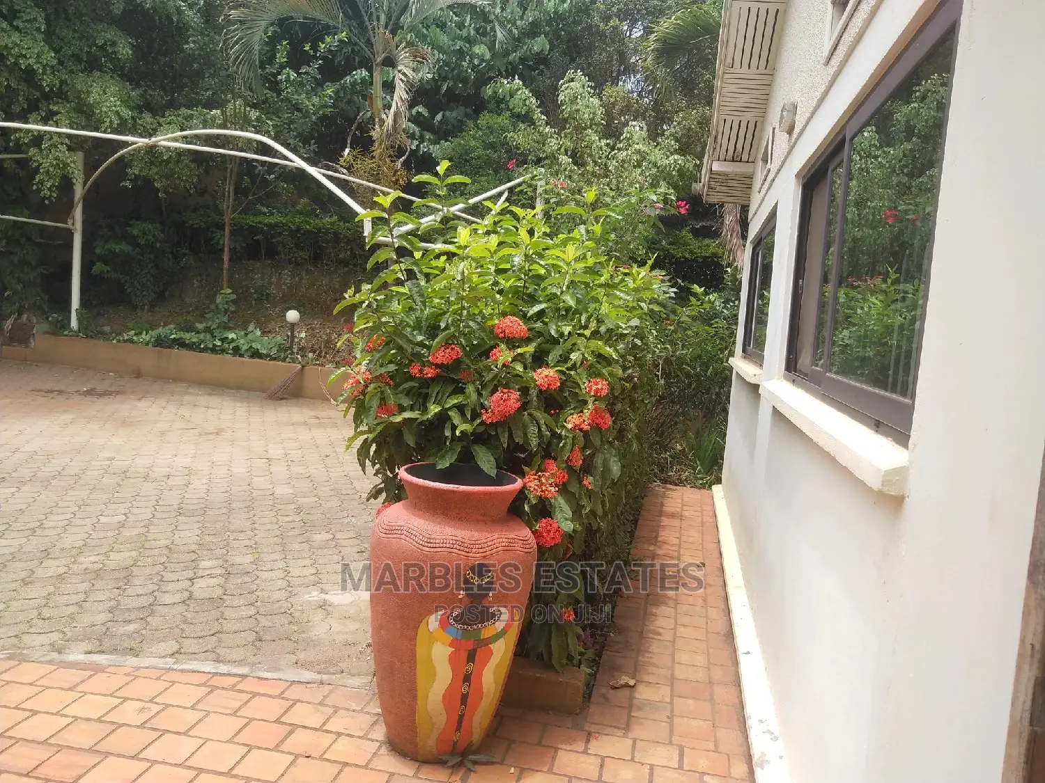 8bdrm Bungalow in Naguru, Central Division for Rent