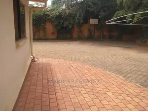 8bdrm Bungalow in Naguru, Central Division for Rent