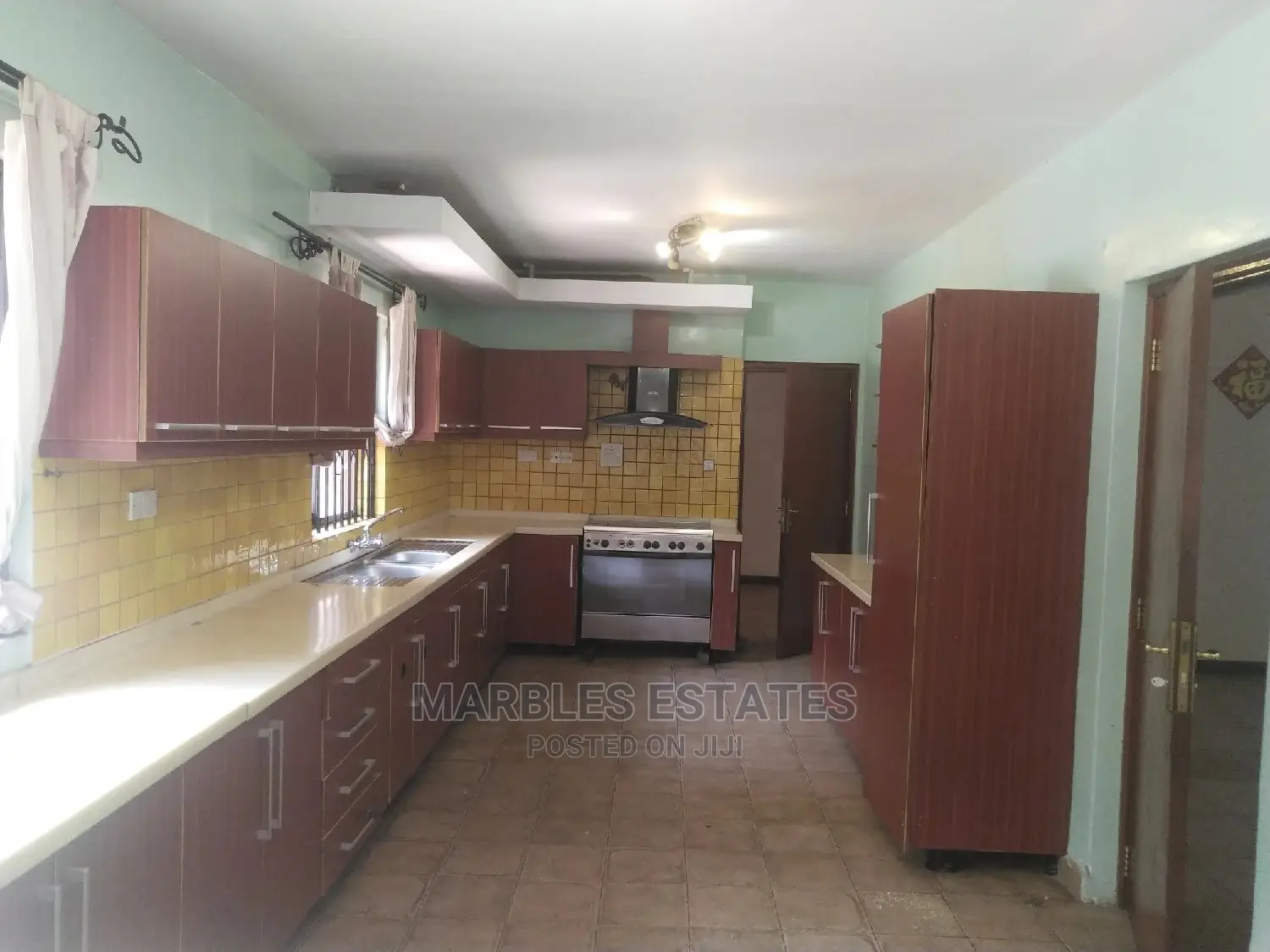 8bdrm Bungalow in Naguru, Central Division for Rent