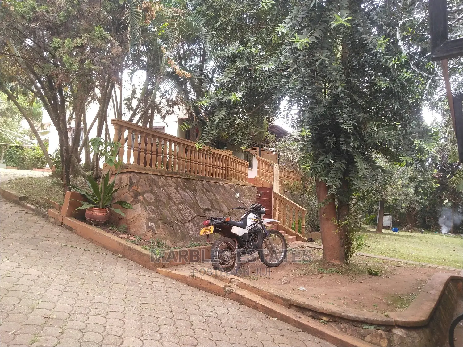8bdrm Bungalow in Naguru, Central Division for Rent