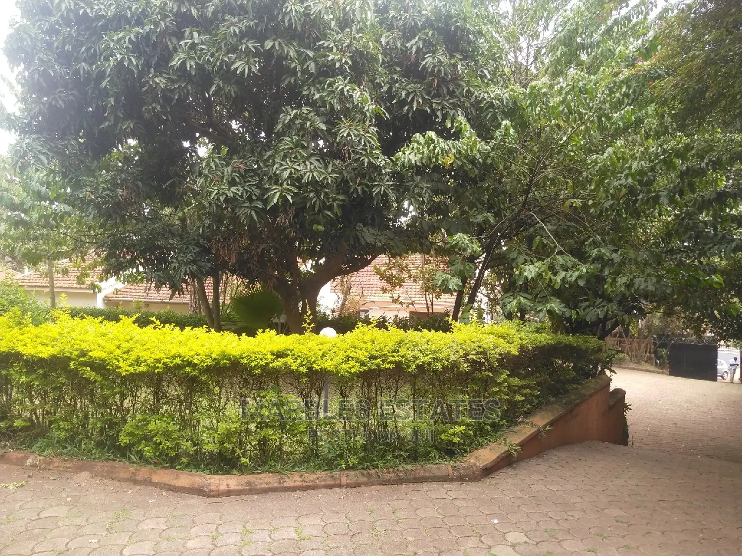 8bdrm Bungalow in Naguru, Central Division for Rent