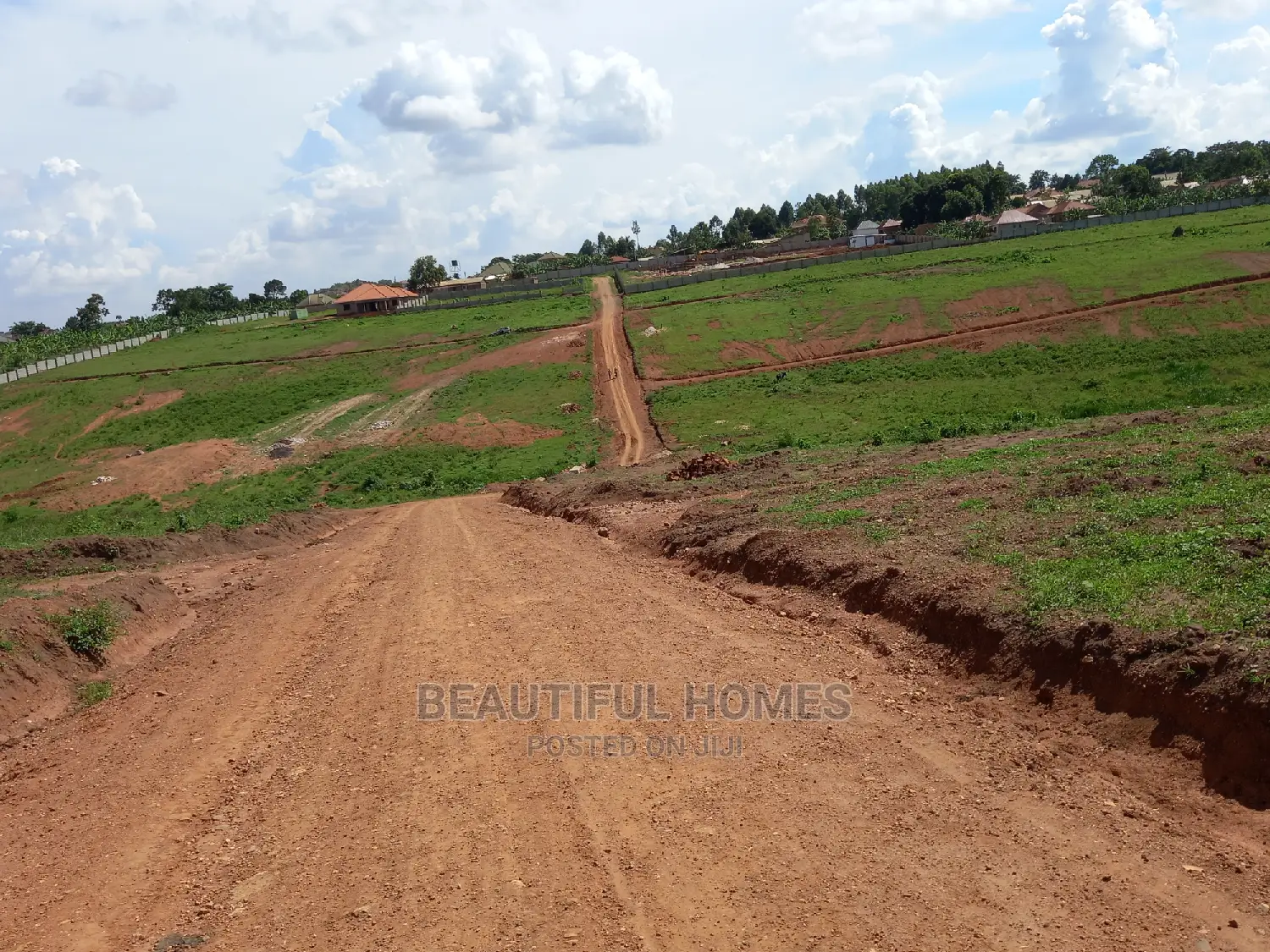 25 Decimals in Kasangati Estate Being Tarmacked on Sell