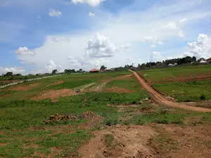 Kasangati 25 Decimals in Tarmacked Neighborhhod on Sale