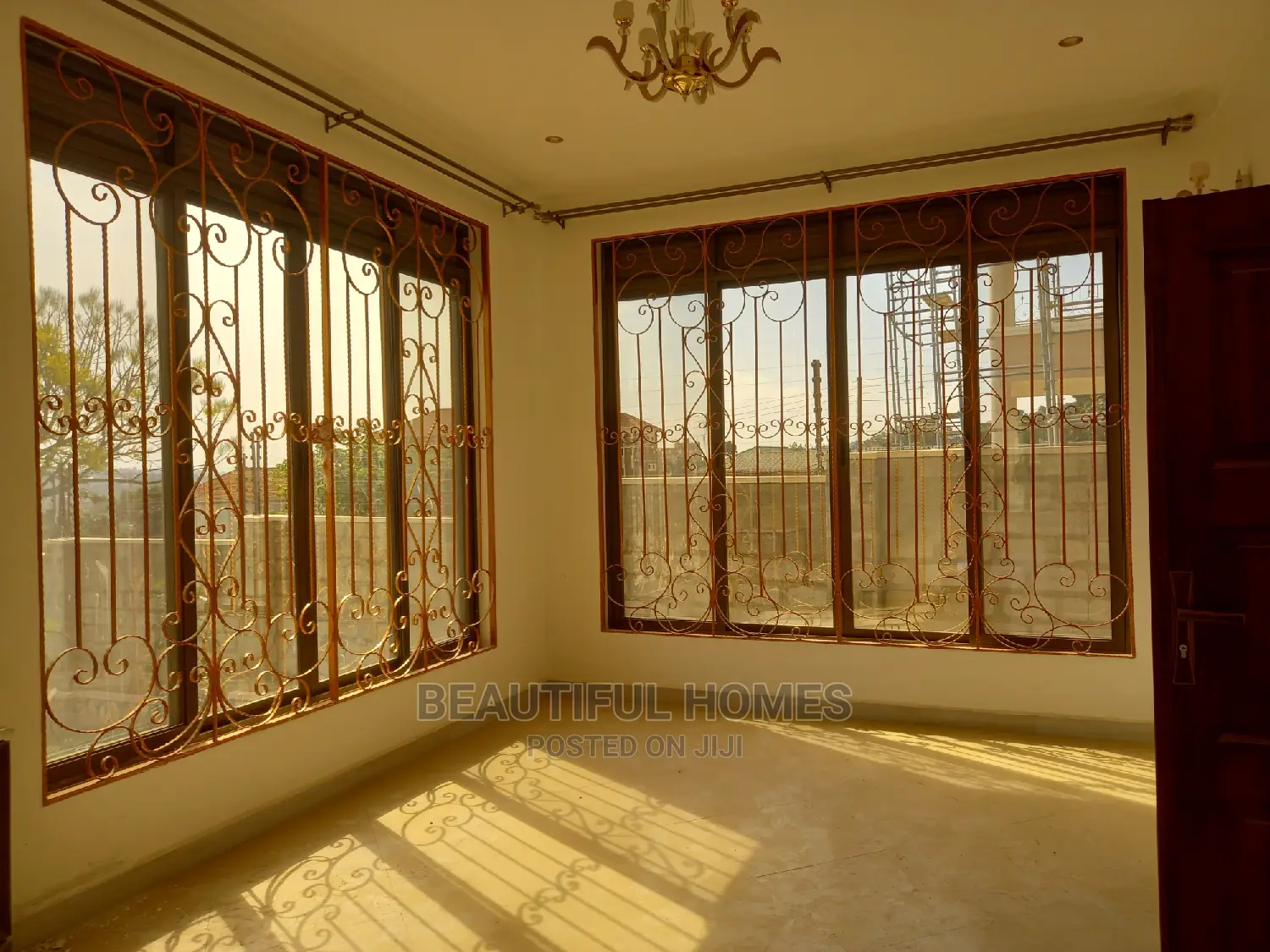 Furnished 6bdrm Mansion in Munyonyo, Makindye for Sale