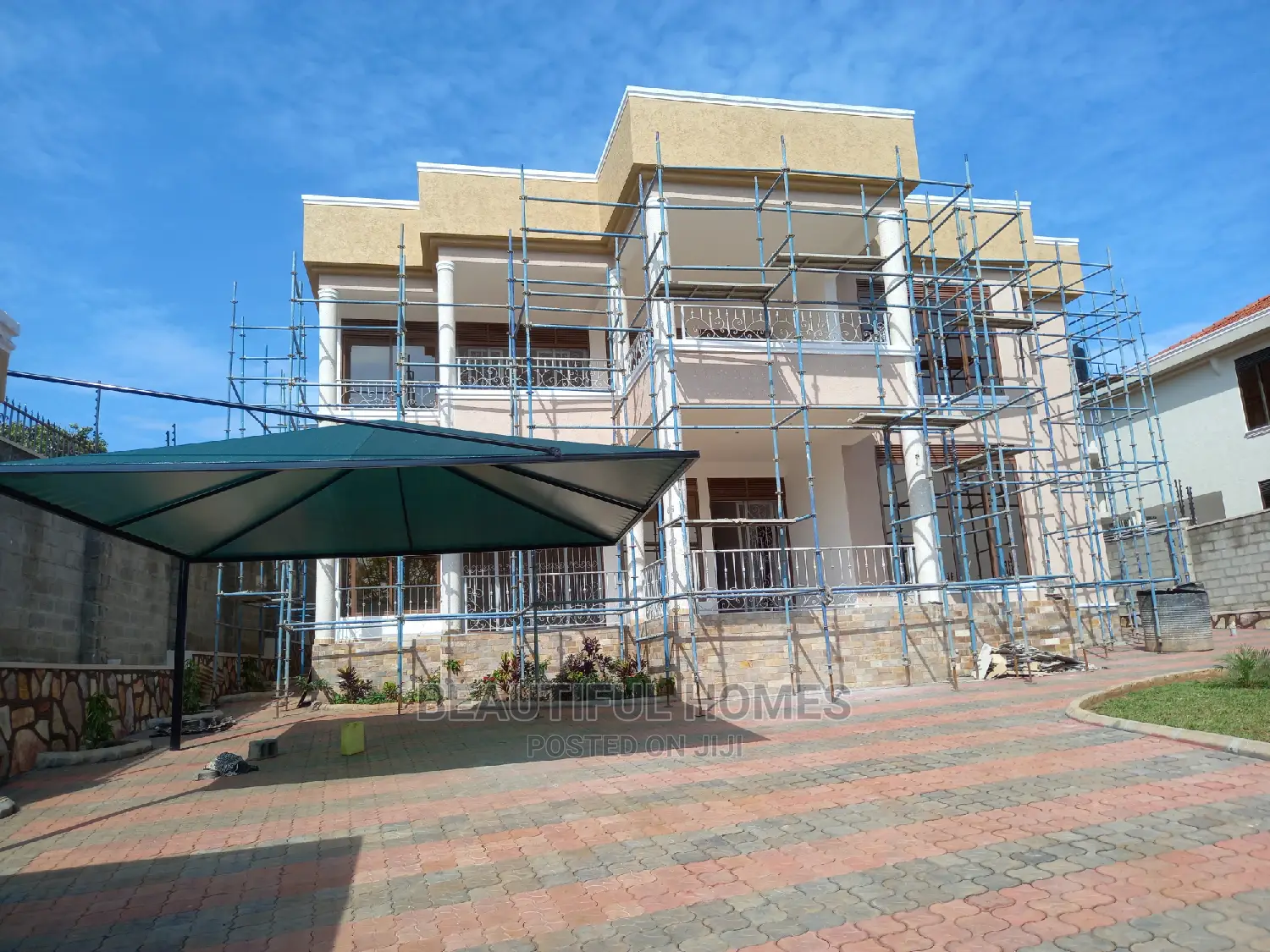 Furnished 6bdrm Mansion in Munyonyo, Makindye for Sale
