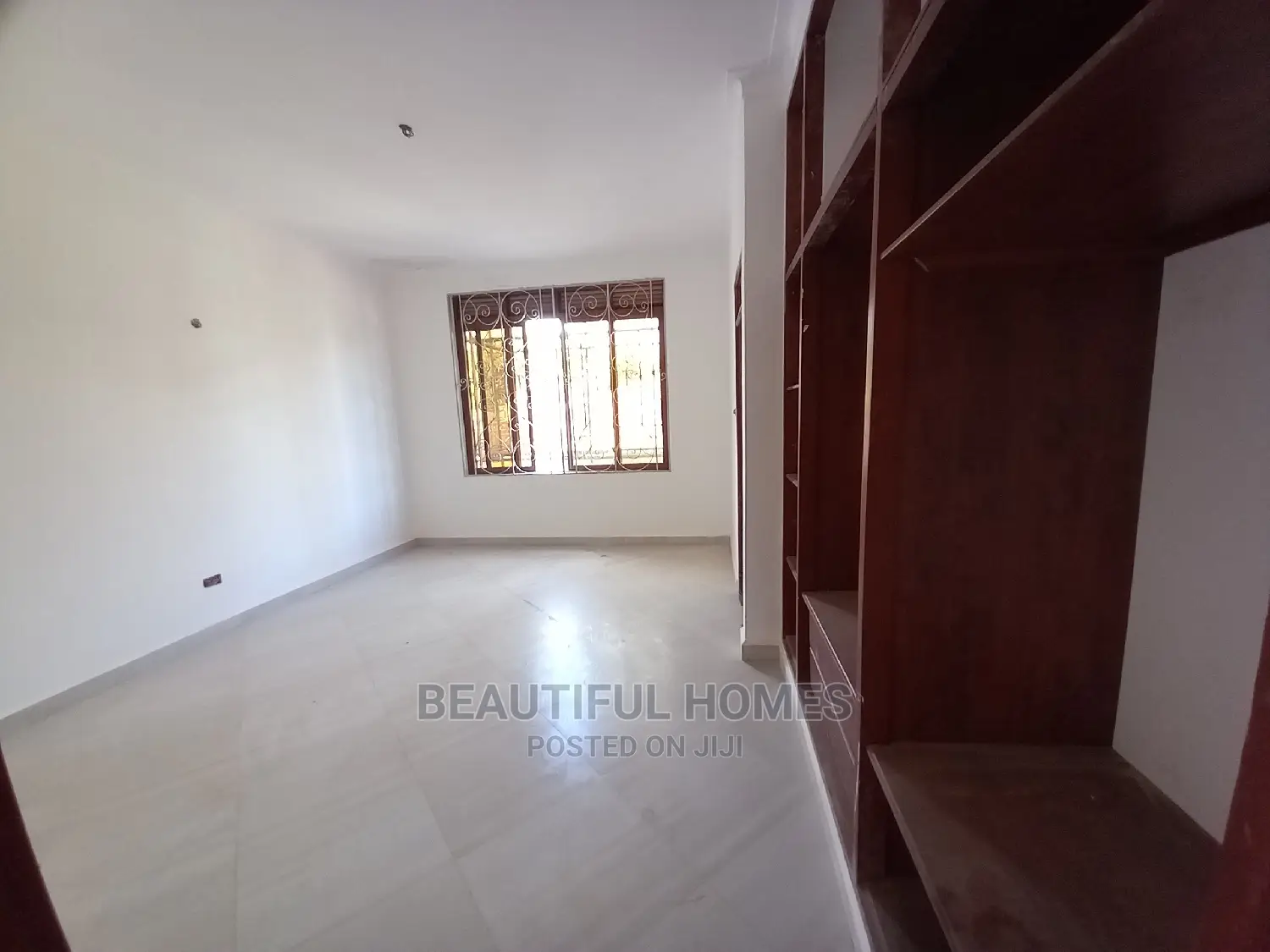 Furnished 6bdrm Mansion in Munyonyo, Makindye for Sale