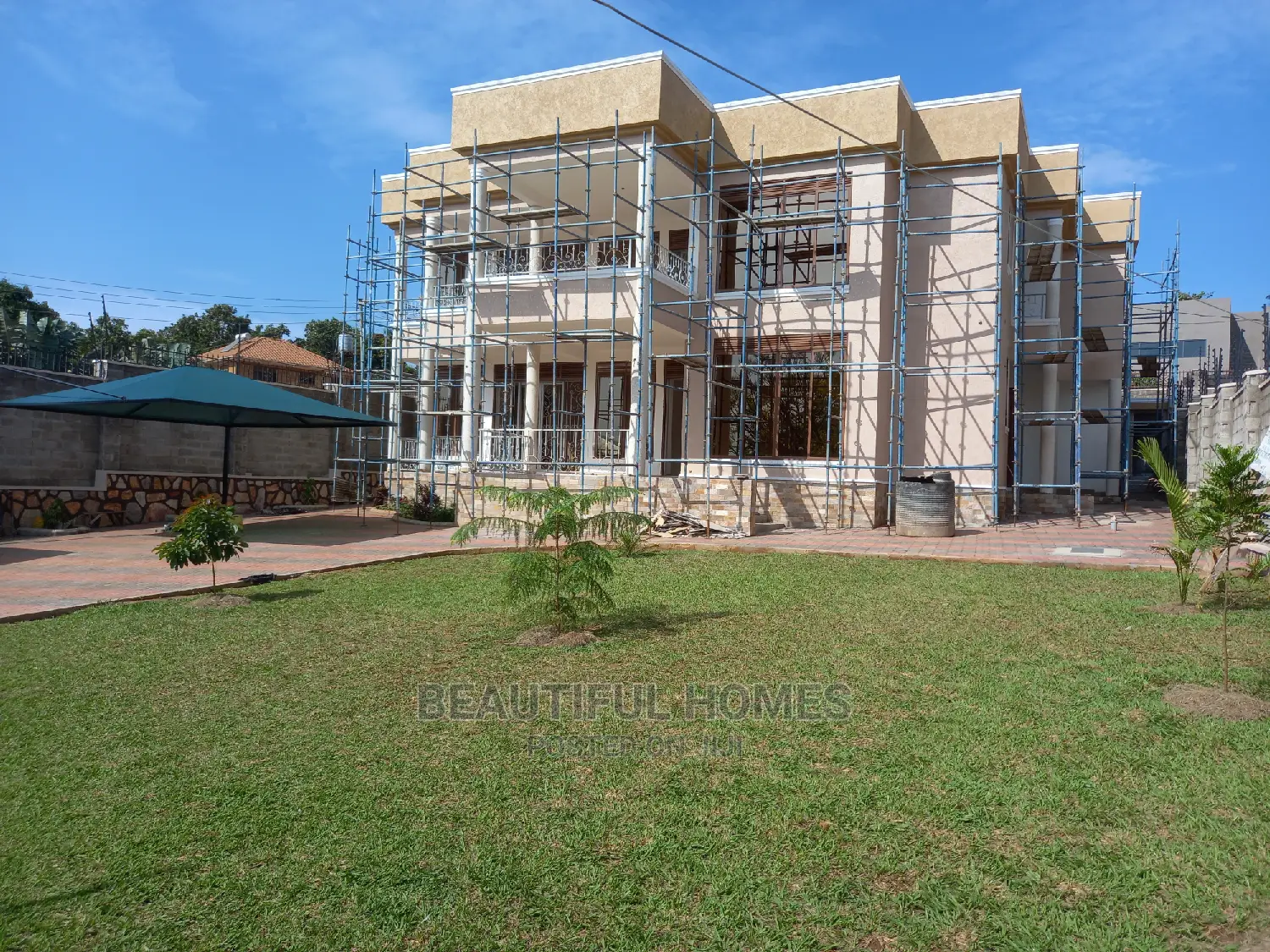 Furnished 6bdrm Mansion in Munyonyo, Makindye for Sale