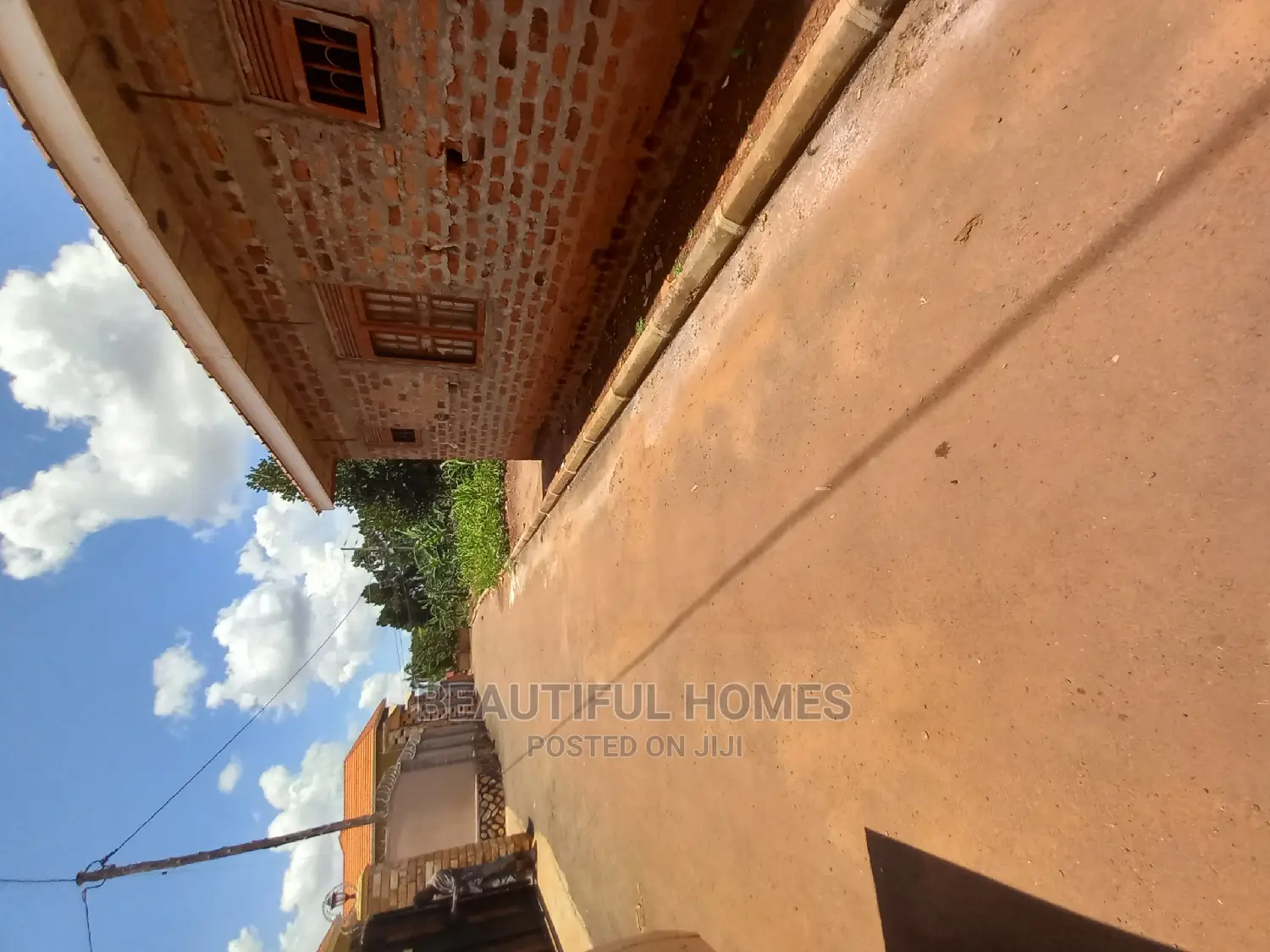 Furnished 4bdrm House in Kira for Sale