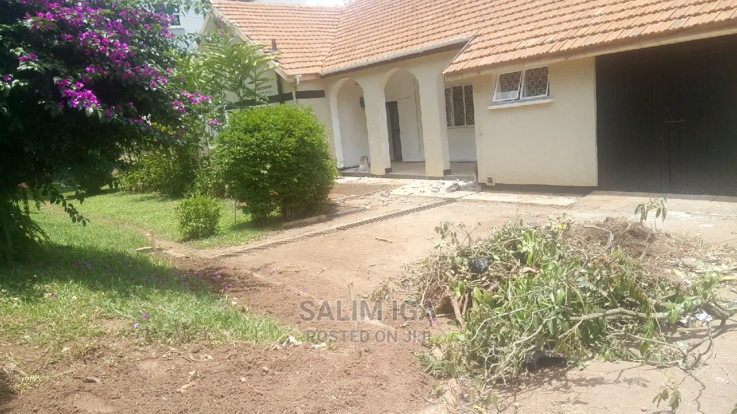 4bdrm Bungalow in Kololo Property, Central Division for Rent