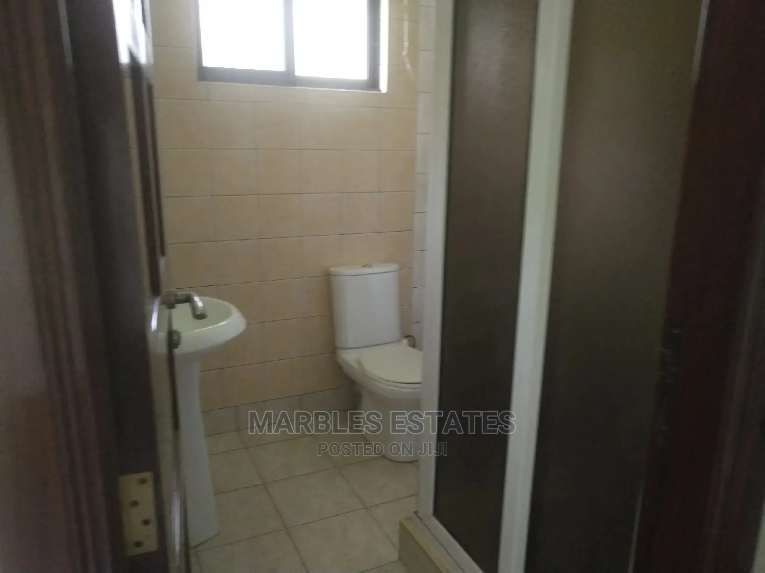 4bdrm Bungalow in Kololo, Central Division for Rent