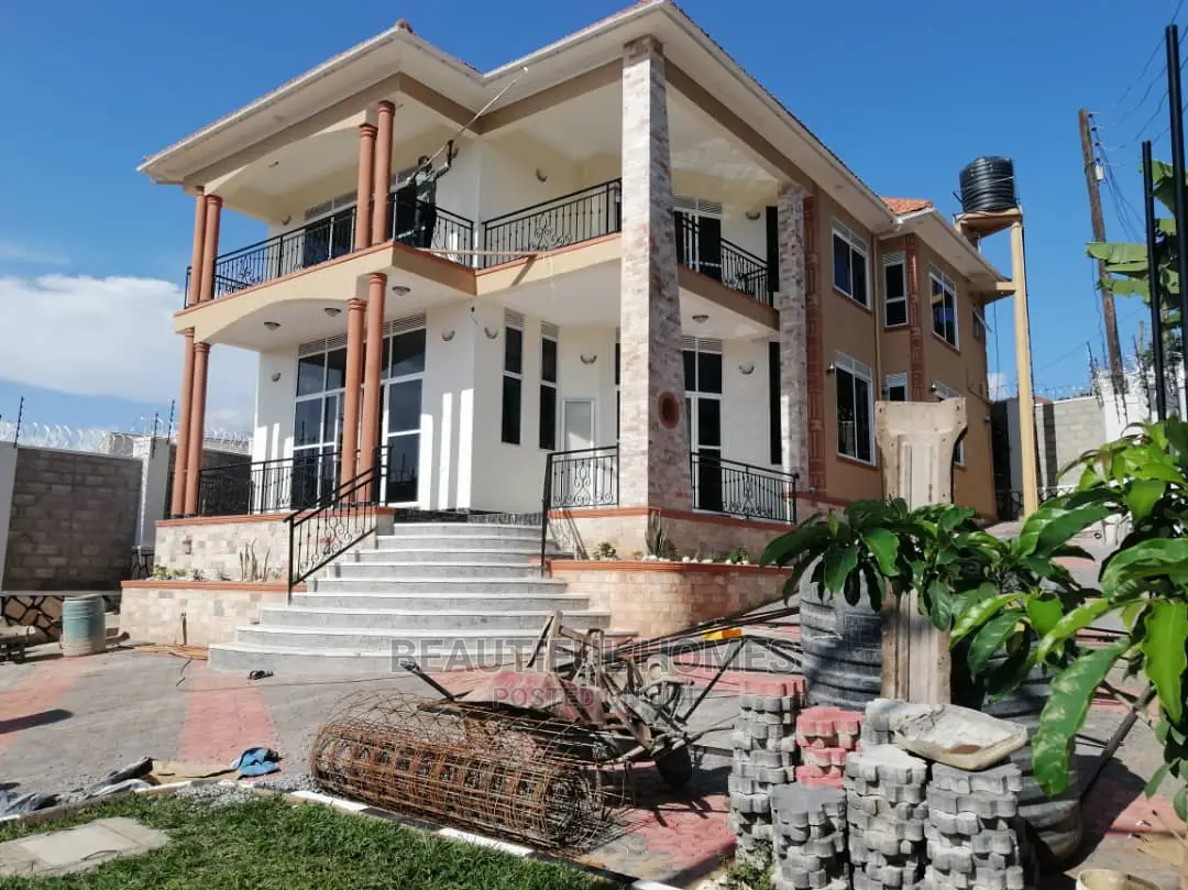 Furnished 5bdrm Mansion in Kira for Sale