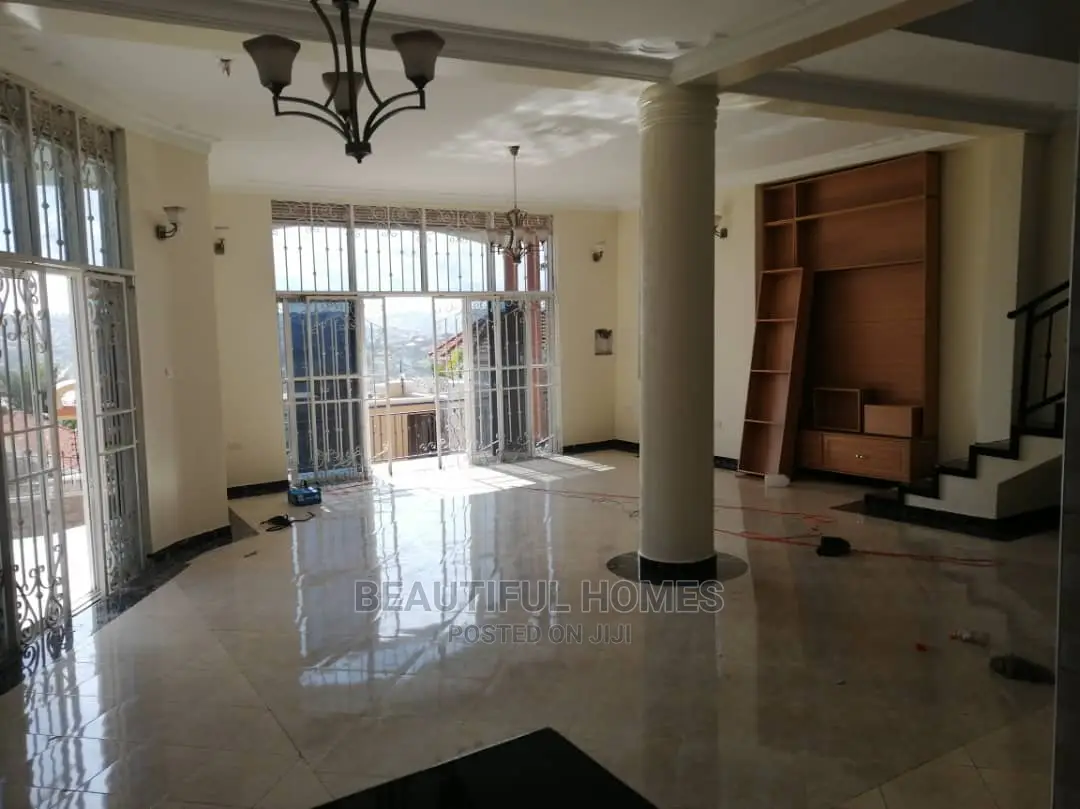 Furnished 5bdrm Mansion in Kira for Sale