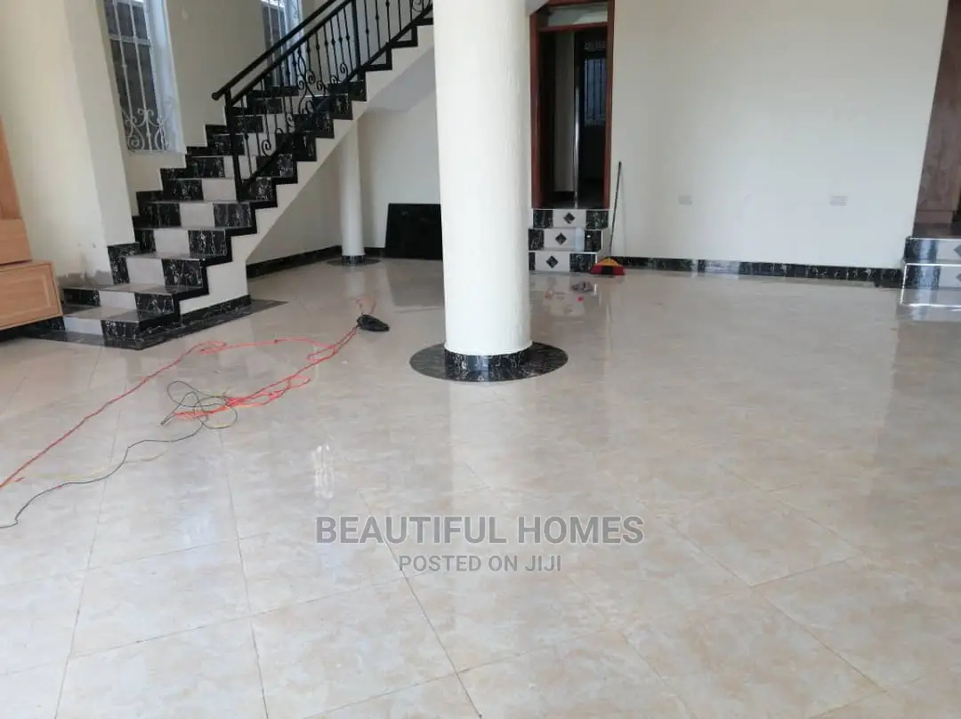 Furnished 5bdrm Mansion in Kira for Sale