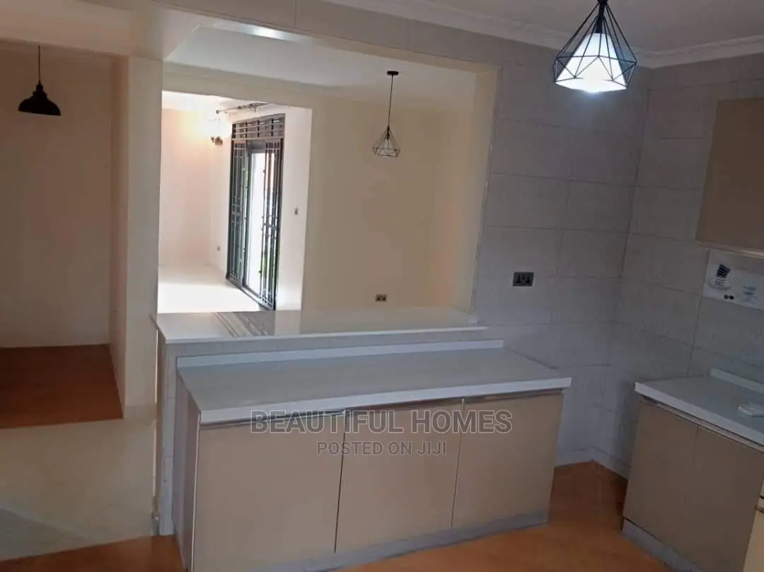 Furnished 4bdrm House in Kira for Sale
