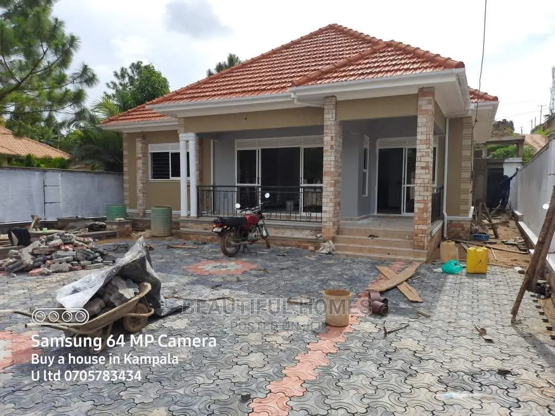 Furnished 4bdrm House in Kira for Sale