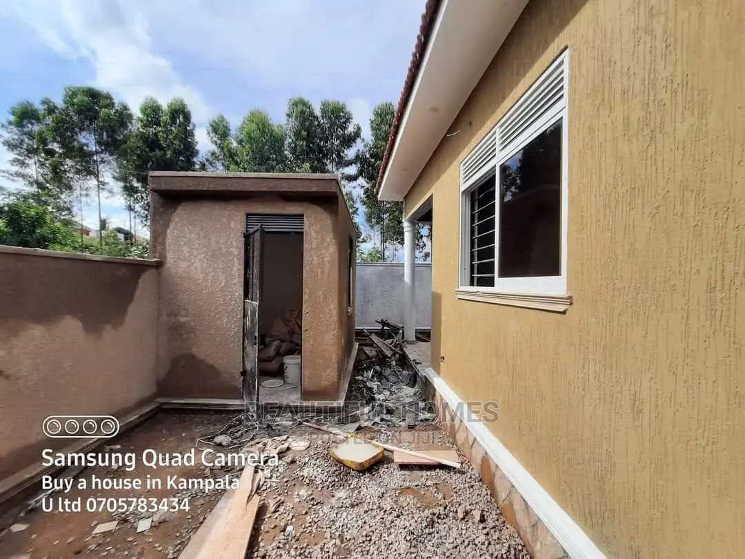 Furnished 4bdrm House in Kira for Sale