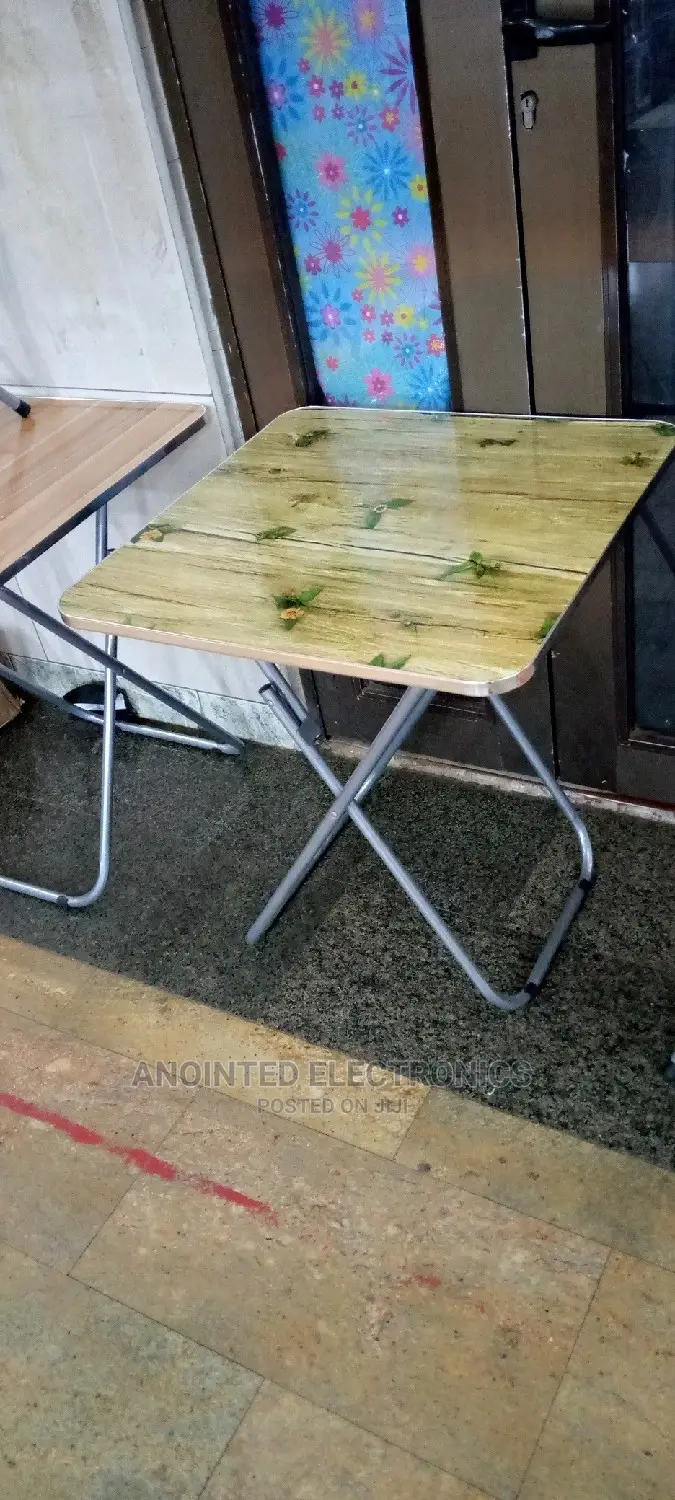 Foldable Reading Table