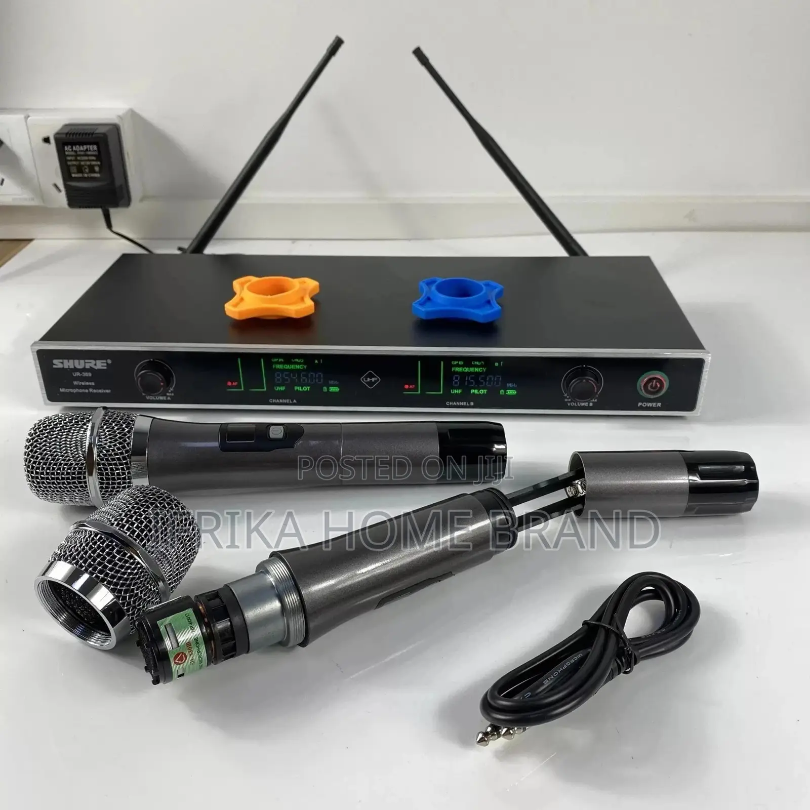 UHF Channel Rechargeable Two Handed Cordless Microphone