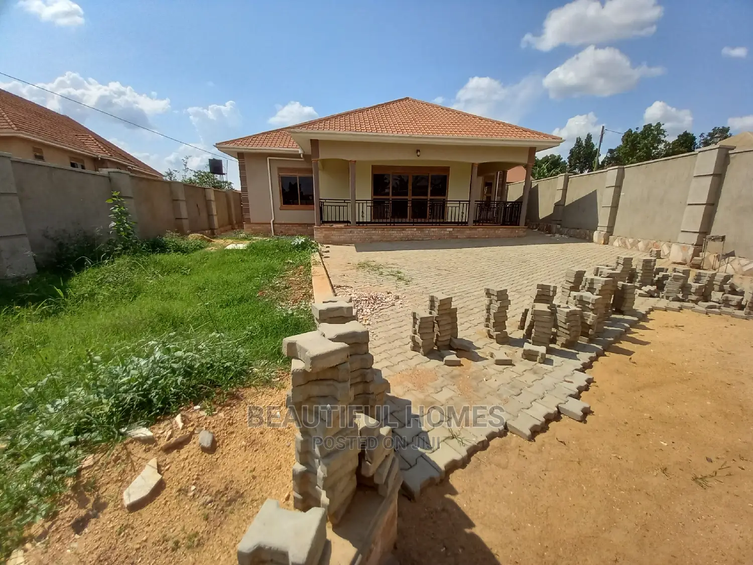Furnished 5bdrm House in Buwate, Kira for Sale