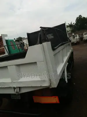Isuzu Forward Tipper /Dumper