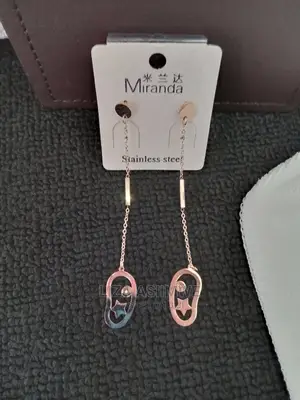 Photo - Clasy and Unique Stylish Earpins