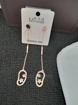 Clasy and Unique Stylish Earpins