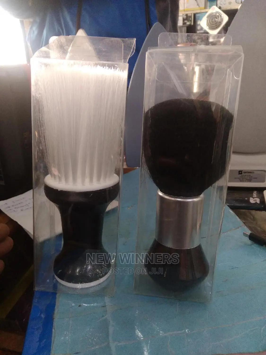 Saloon Brush