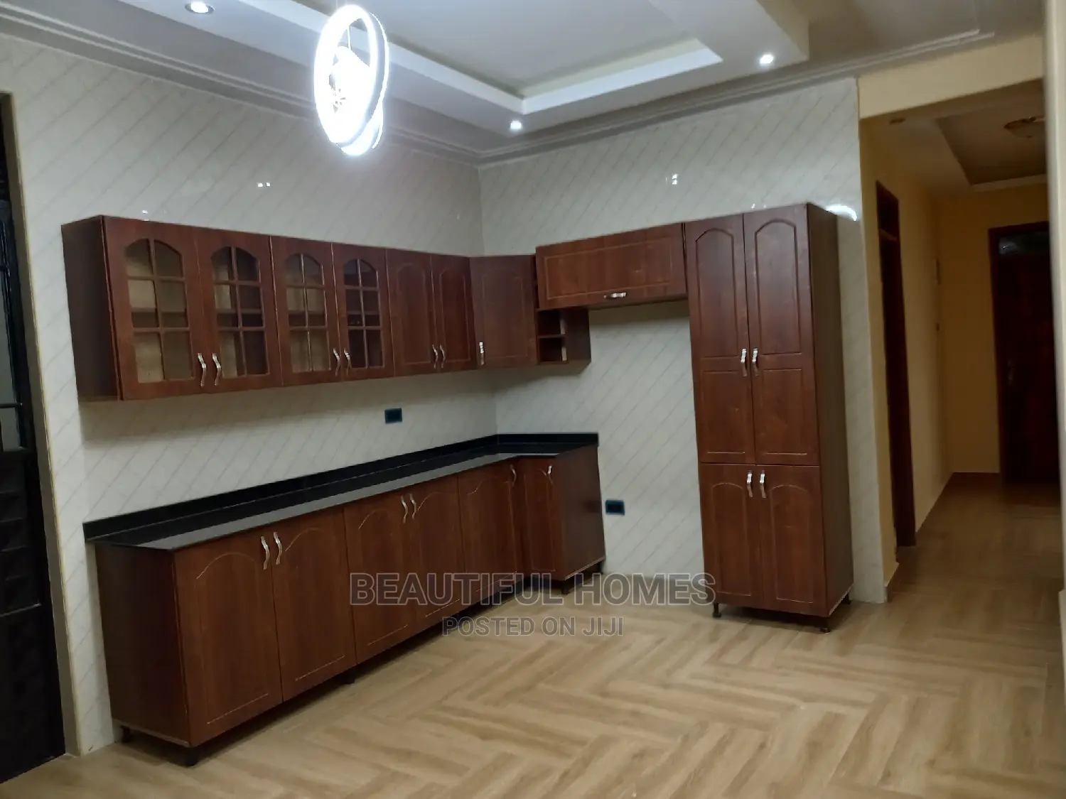 Furnished 6bdrm Mansion in Kiwatule Recreation, Nakawa for Sale