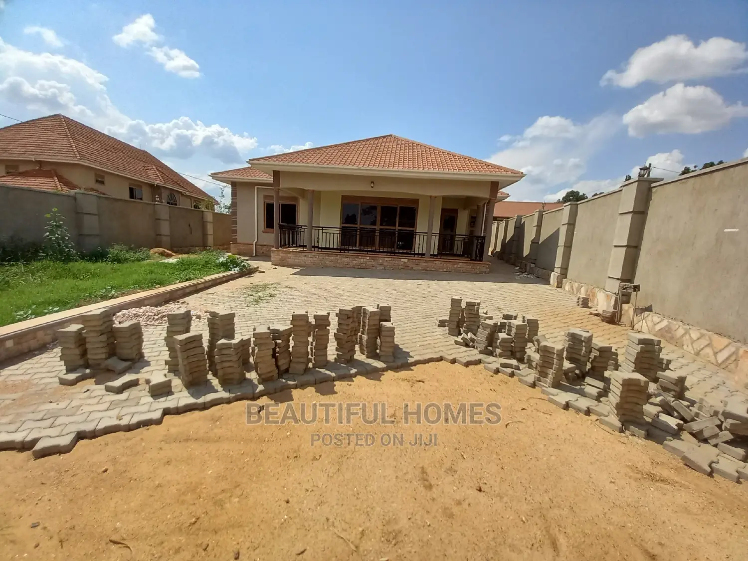 Furnished 5bdrm House in Buwate, Kira for Sale