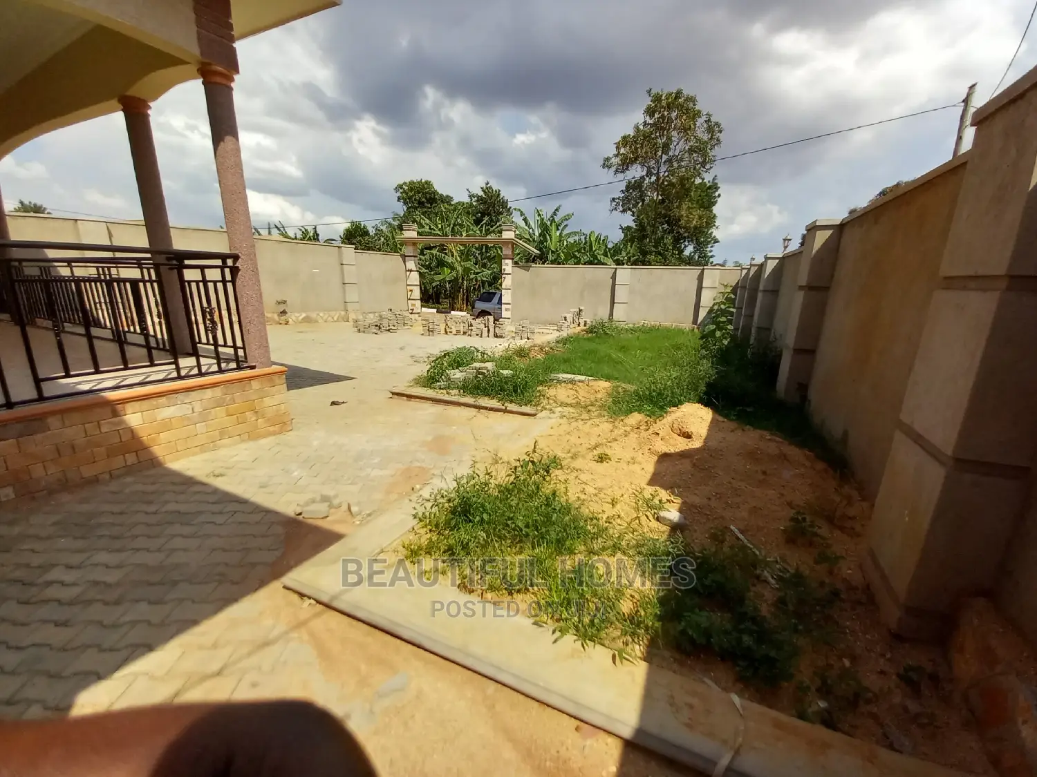 Furnished 5bdrm House in Buwate, Kira for Sale
