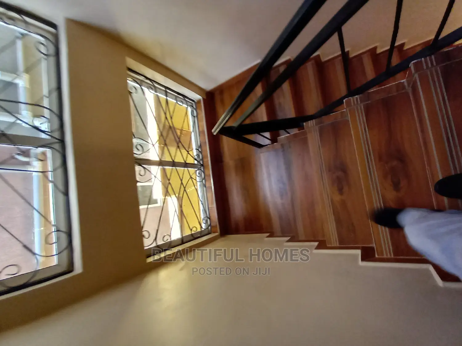 Furnished 4bdrm Duplex in Kira for Sale