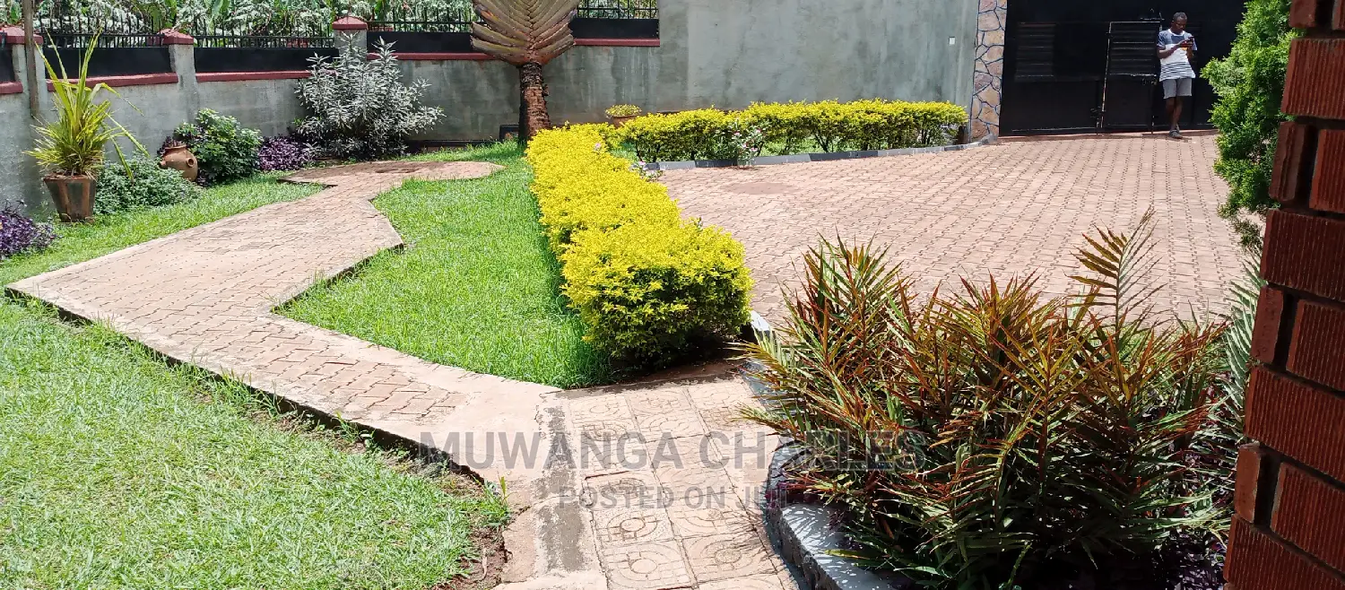 3bdrm Duplex in Fs Properties Ltd, Central Division for Rent