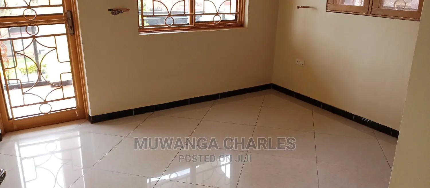 3bdrm Duplex in Fs Properties Ltd, Central Division for Rent