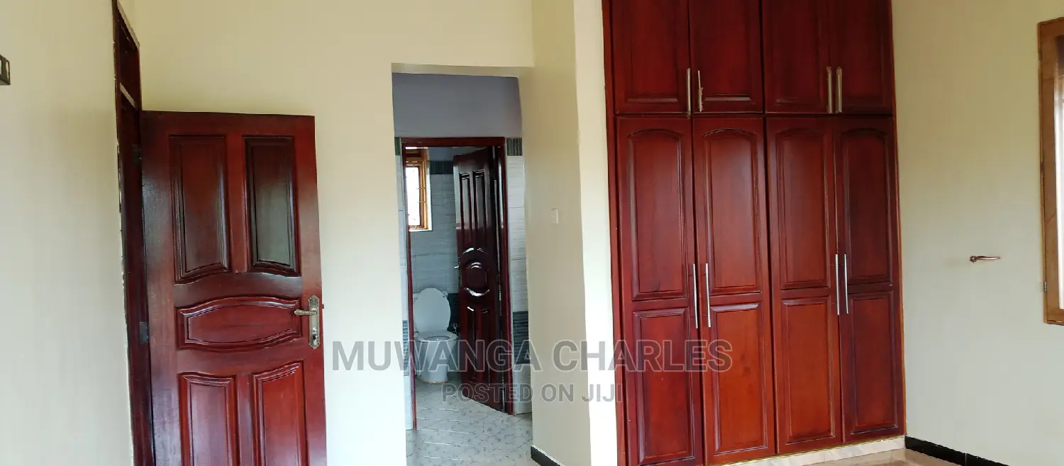 3bdrm Duplex in Fs Properties Ltd, Central Division for Rent